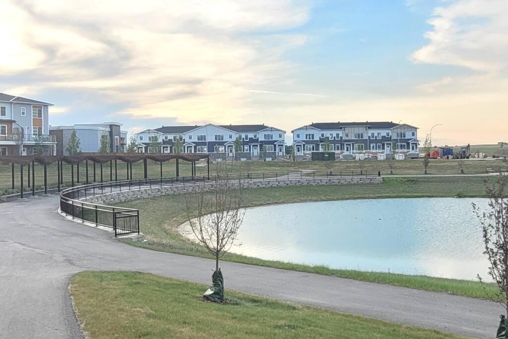 Apartment The Fruitful Vineyard- A Beautiful 2 Bed Calgary
