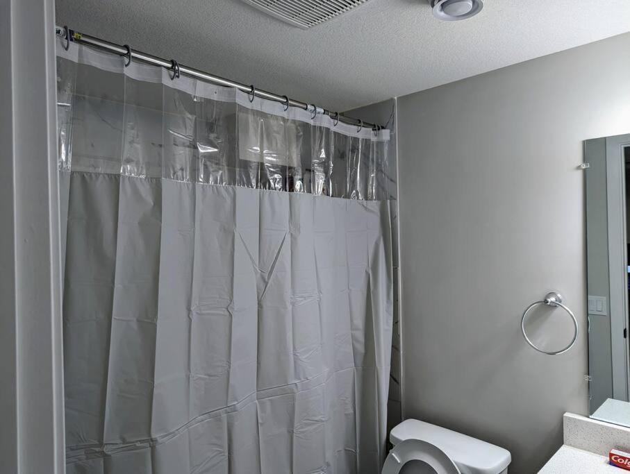 The Fruitful Vineyard- A Beautiful 2 Bed Calgary