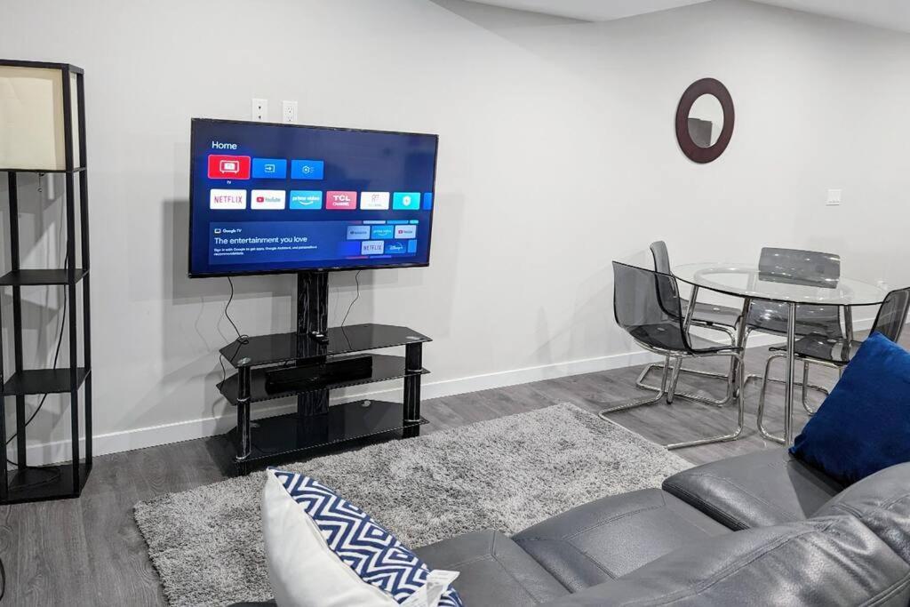 The Fruitful Vineyard- A Beautiful 2 Bed Calgary